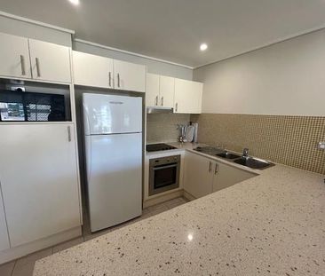 Furnished Beachside Apartment in a Convenient Coastal Location - Photo 6