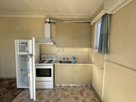 Great One Bedroom Unit In Windsor - Photo 4