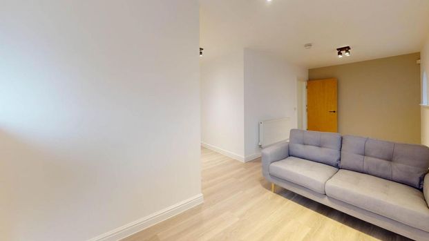 3 bedroom flat to rent - Photo 1