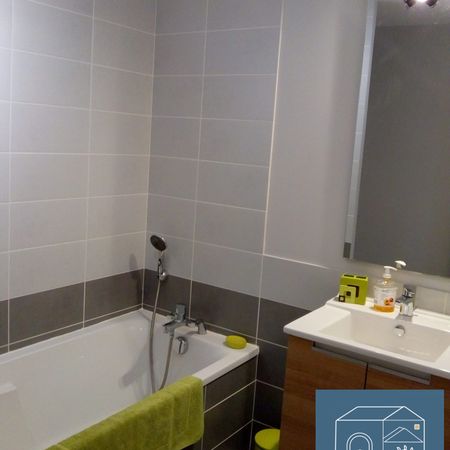 Location Appartement 3 pièces 73m² LES ABRETS EN DAUPHINE 38490 - Photo 4