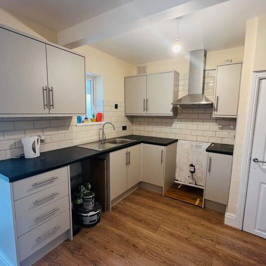 Kingswinford Road, Dudley, DY1 2EX - Photo 1