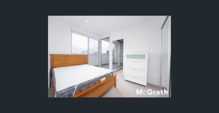 Stunning furnished 2-Bedroom Apartment in the Heart of Box Hill - Photo 5