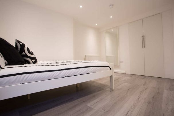 Newington Butts C 1 - Photo 1