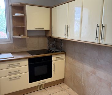 Location Appartement 2 pièces 41m² ST MAUR DES FOSSES 94100 - Photo 1
