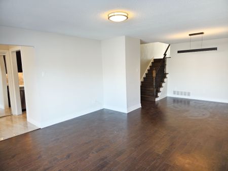 For Lease - 2615 Windjammer Road Unit# Upper, Mississauga, Ontario - Photo 5
