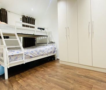 3 bedroom end of terrace house to rent - Photo 6
