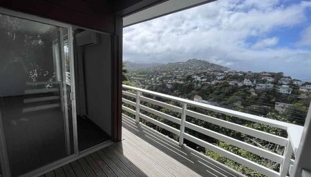WELL PRESENTED UPSTAIRS Flat with fantastic views from the deck: - Photo 4