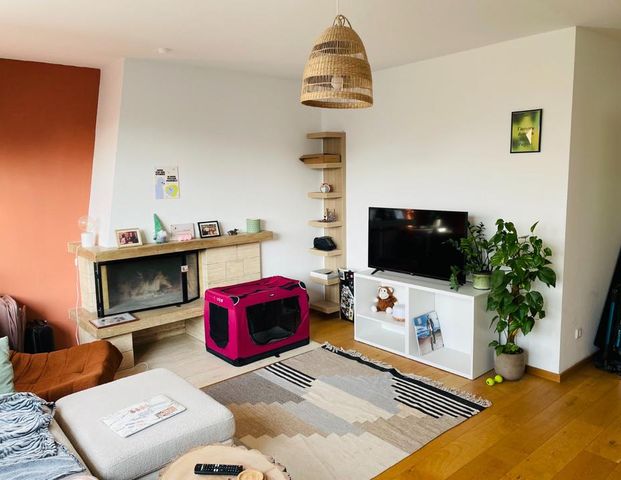 D-NIEDERKASSEL - Reizende 2-Zimmerwohnung mit off. Kamin, Einbau-Küche und Terrasse - Foto 1