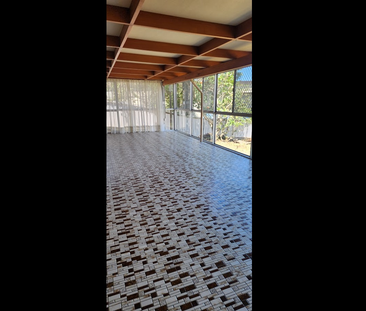 2 Binda Place, Bundall, QLD - Photo 2