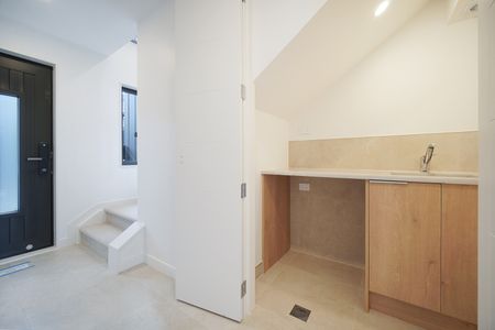 Brand new for everyone. - Photo 3