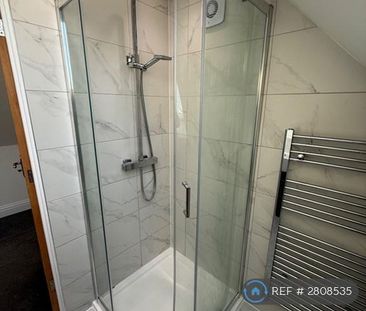 3 bedroom detached house to rent - Photo 4