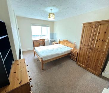 6 bedroom house to rent - Photo 3