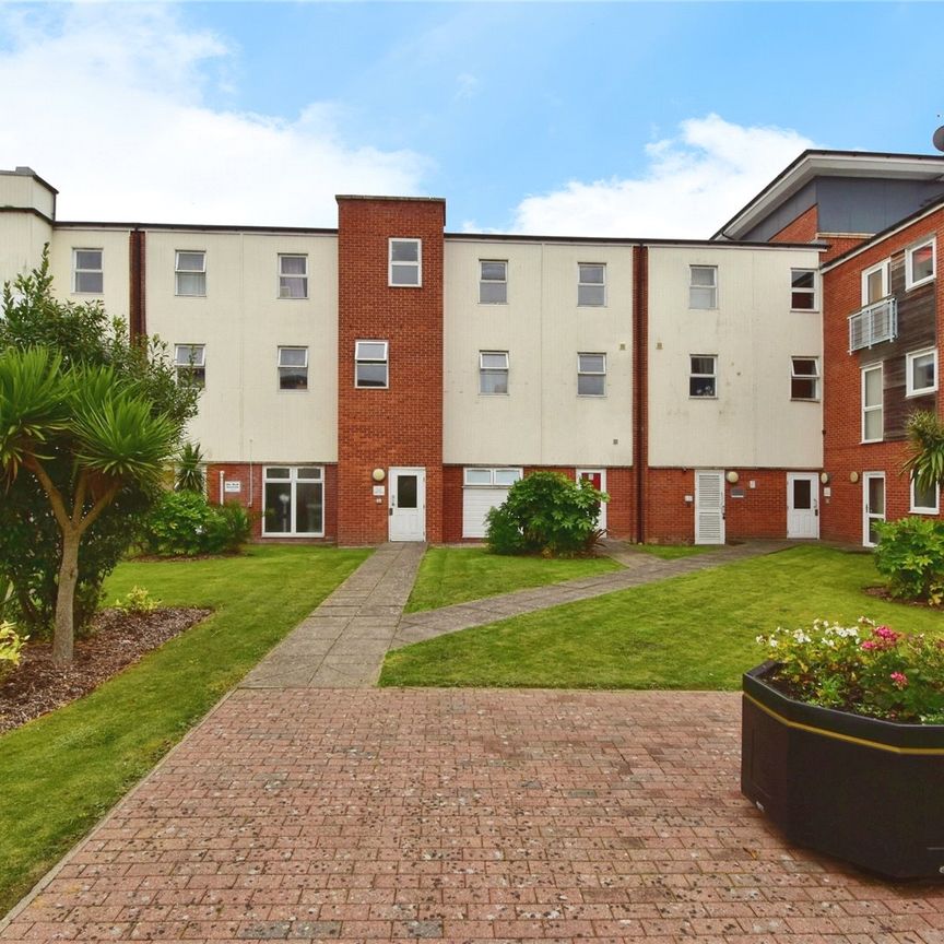 Compair Crescent, Ipswich, Suffolk, IP2 0EH - Photo 1