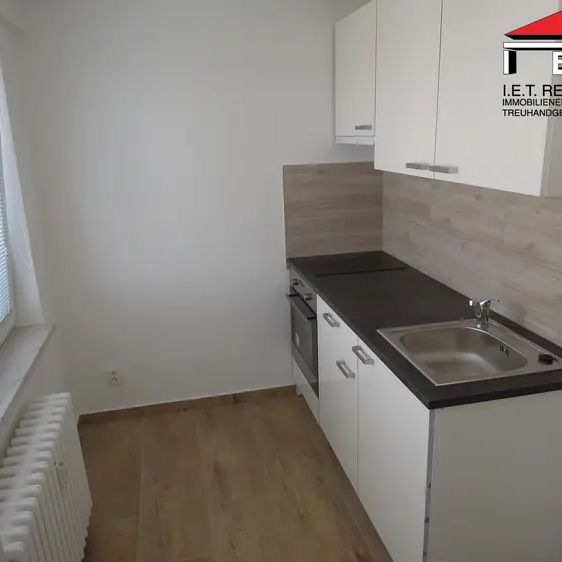 Pronájem bytu 1+1, 28 m - Photo 1