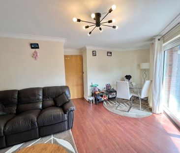 1 bedroom in a flat share to rent - Photo 3