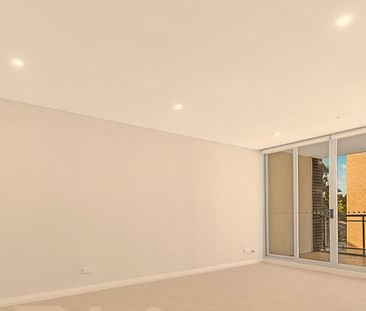 Modern High Level 3 Bedrooms + Study Apartment Available For Lease!! - Photo 5
