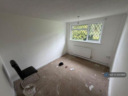 3 bedroom detached house to rent - Photo 2