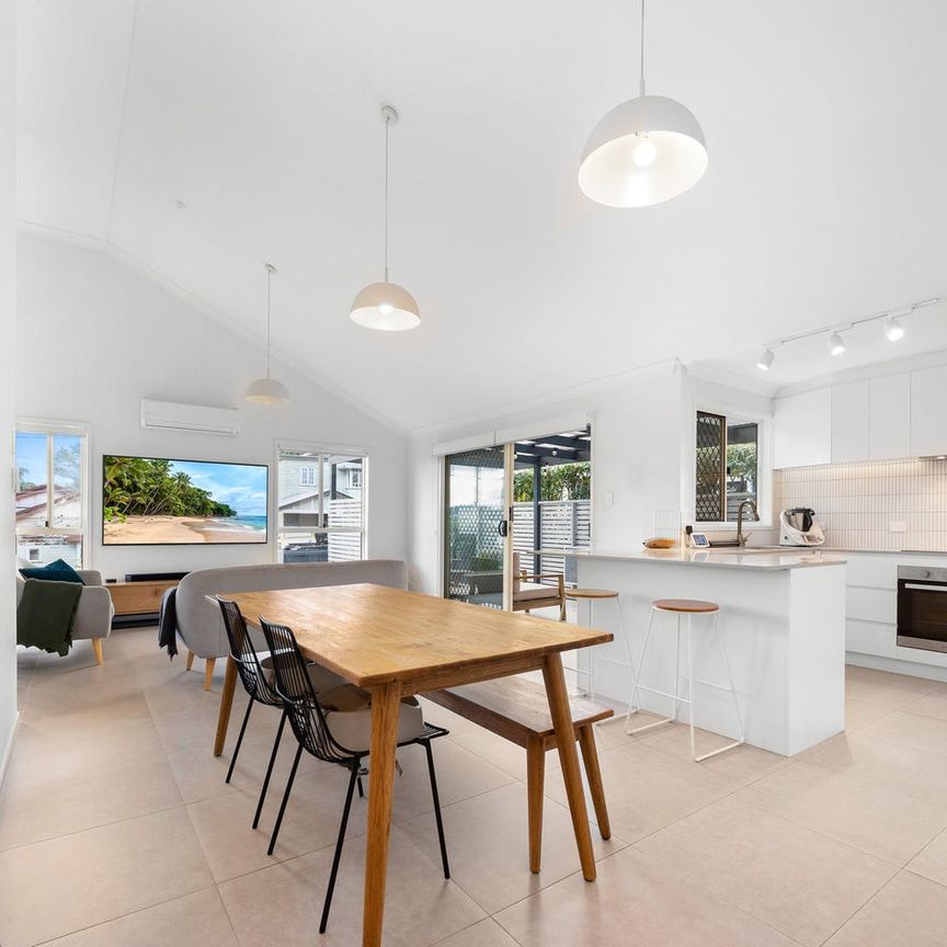 Spacious, Luxury Living Townhouse - Photo 1