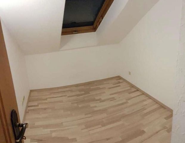 73207 Plochingen: DG-Whg./Loggia/Holz-Kamin/Aussichtsl./Garage - Foto 1