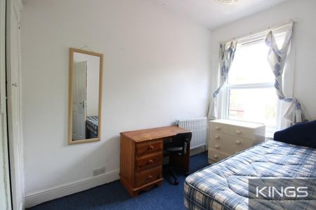 4 bedroom terraced house to rent - Photo 4