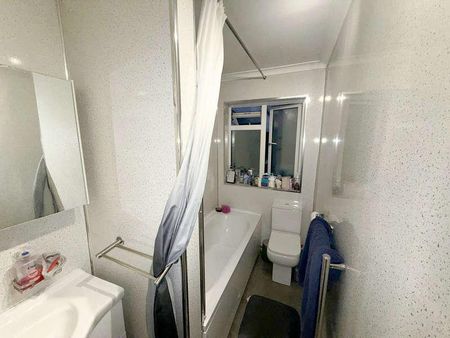 Broad Walk, Hockley, SS5 - Photo 5