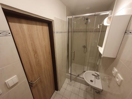 Pronájem bytu 1+kk 22 m2 - Fotografie 5