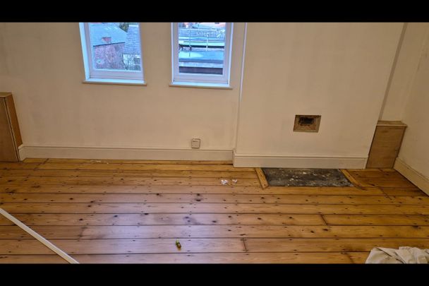 1 Bed Flat, Regent Street, NG7 - Photo 1