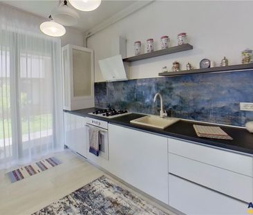 EXPLOREAZA 3D! Nobiliara proprietate, in vila, cu 50 mp grad - Fotografie 4