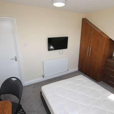 Lucas Street, Woodhouse, Leeds, LS6 - Photo 1