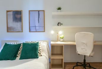 Calle de la Plaza, Madrid, Community of Madrid 28043