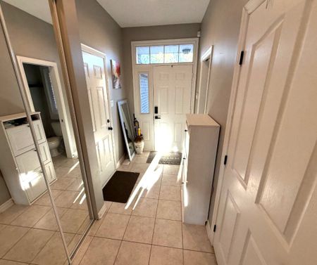 For Lease - 305 Grey Seal Circle, Blossom Park - Airport and Area, Ontario - Photo 5