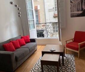 T2 MEUBLE quartier Bouffay Nantes - Photo 2