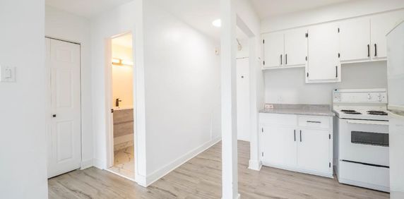 1 MOIS GRATUIT - Moderne & abordable proche de tout à Anjou Montreal - appartement / logement à louer - Photo 2