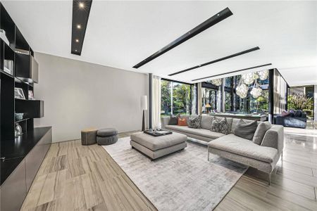 6 bedroom detached house to rent - Photo 2