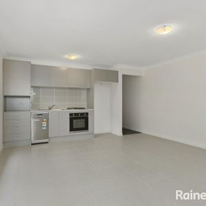 Modern 2-Bedroom Granny Flat in Prime Edmondson Park Location! - Photo 2