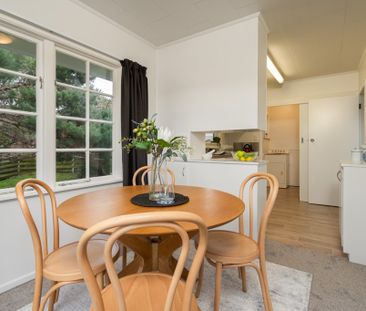 54 Mark Avenue, Paparangi - Photo 2
