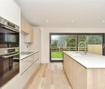 4 bedroom detached house to rent - Photo 6