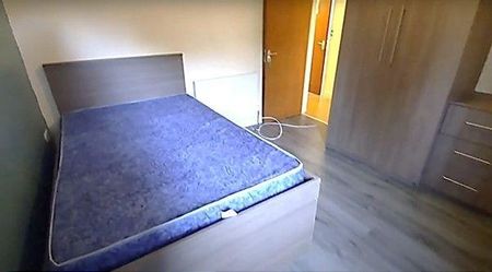 5 bedroom flat to rent - Photo 3