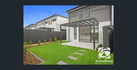 Modern Luxury House in Oran Park! - Photo 2