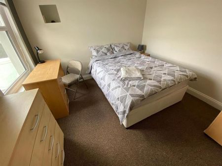 6 bedroom terraced house to rent - Photo 5