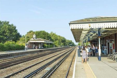 Brookwood, Woking, GU24 - Photo 2