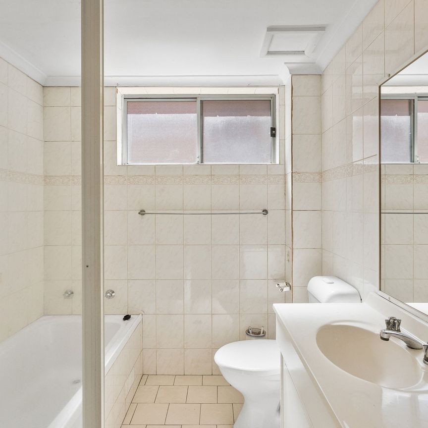 Convenient Living in a Prime Sutherland Location - Photo 1