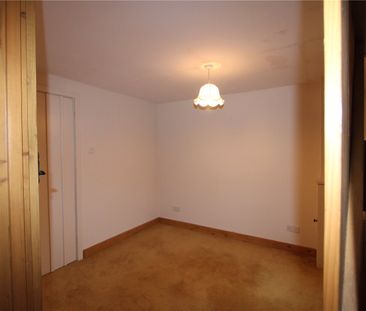 3 bedroom terraced barn conversion to rent - Photo 2