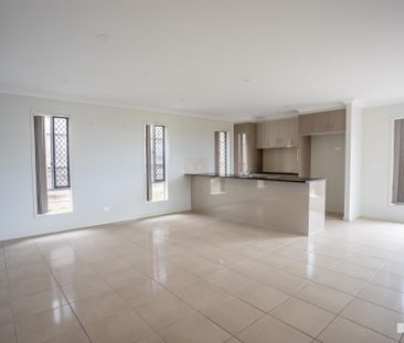 Perfect Karalee Home on a Quiet Street! - Photo 5