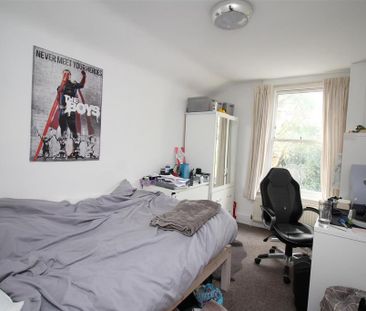 4 bedroom terraced house to rent - Photo 3