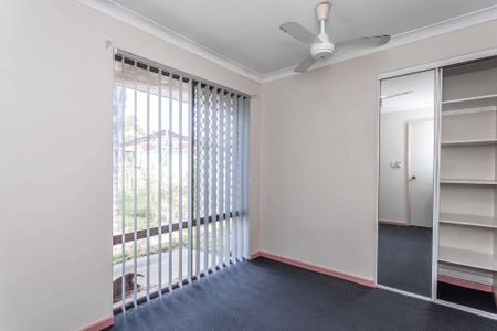 Spacious Family Home Opposite Reserve - Photo 5