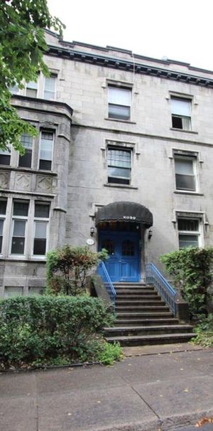 Three-Bed, One-Bath (5.5) - 2030 Rue Du Fort, Montréal - Photo 2