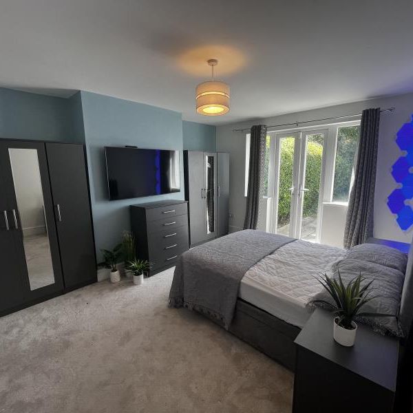 3 bedroom semi-detached house to rent - Photo 1