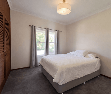 Large family home on large block - Photo 3