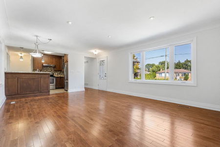 For Lease - 236 Woodale Avenue, Oakville, Ontario - Photo 4